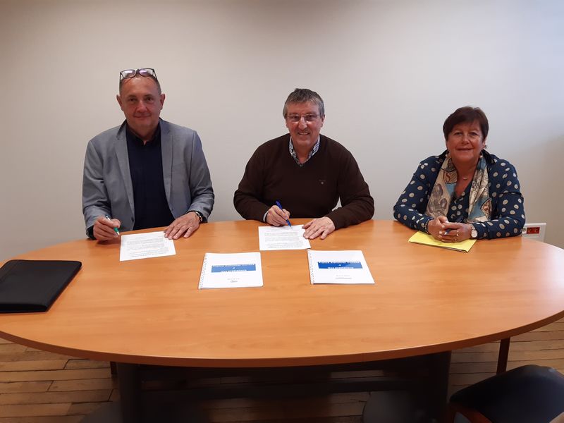 Signature charte Alzheimer